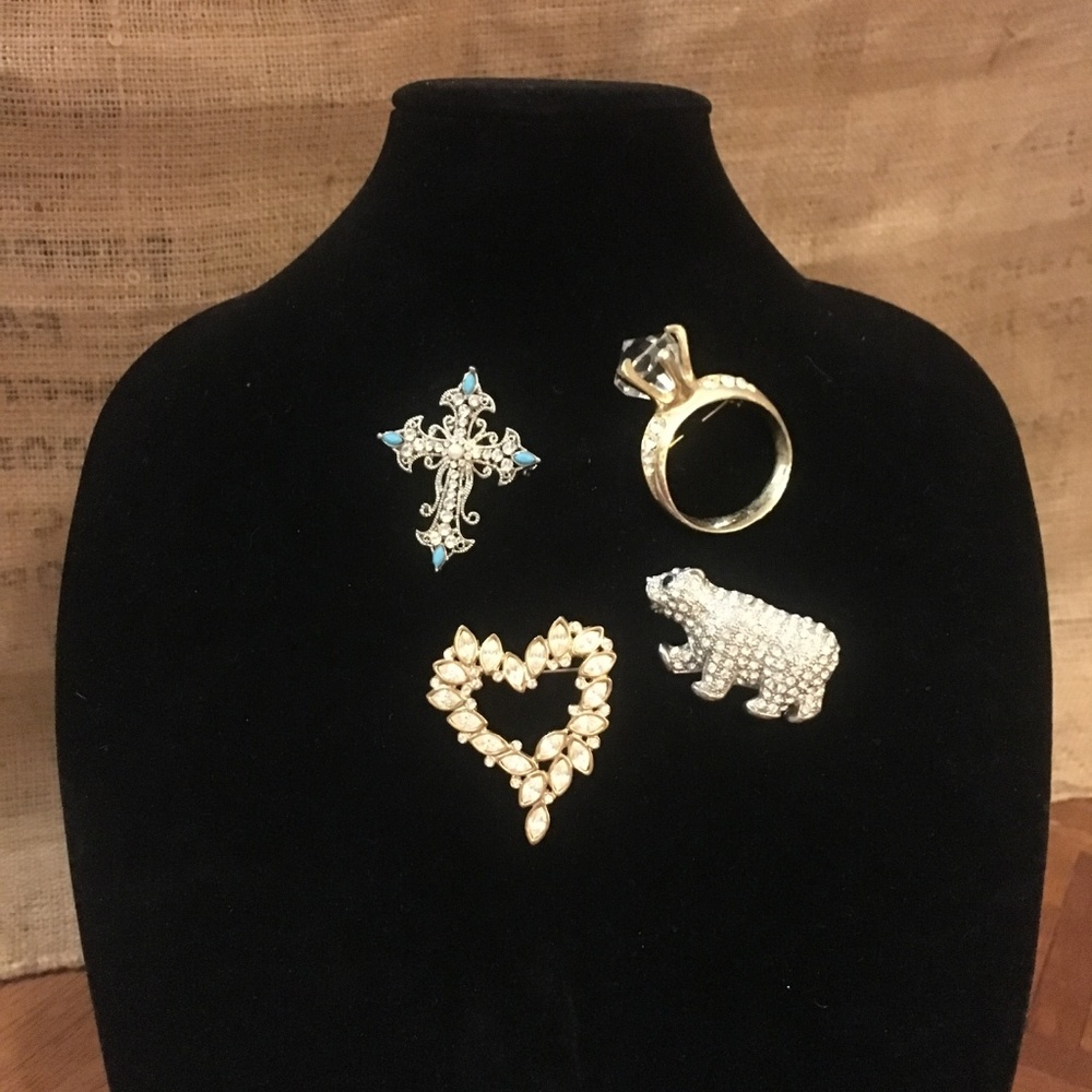4 eye-catching pins; beautiful Valentine's Heart!
